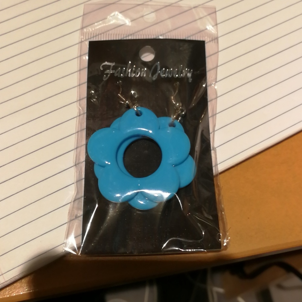 90s blue plastic flower earrings